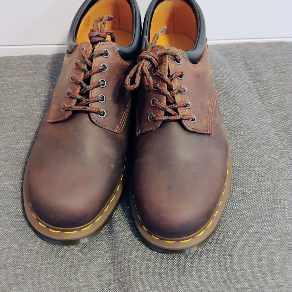 Men's Dr Martens new crazy horse shoes